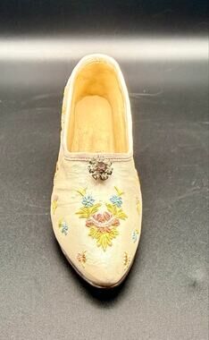 Popular Imports Nostalgia Miniature Shoe Figurine Cream Floral Rhinestone W Box